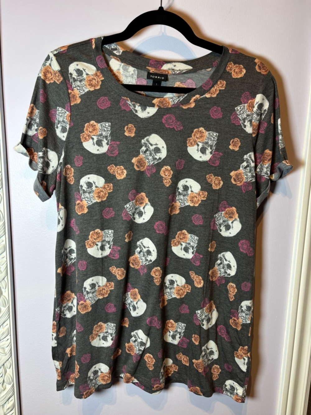 Torrid Gray Floral Skull Print Soft Short Sleeve Tee Size 1